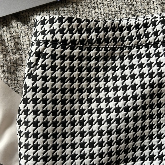 Forever 21 Black and White Mini Skirt - Picture 2 of 2